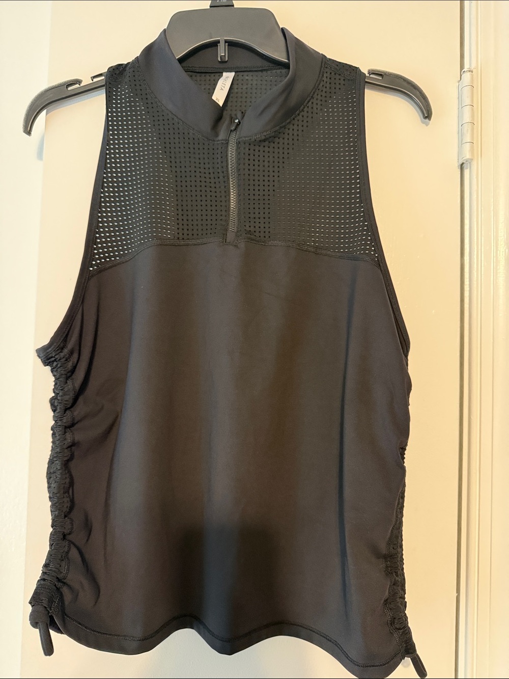 Athleta Black Sleeveless Zip Mesh Yoke Tank XL Like New
